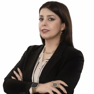 Mana Moosavi Pour