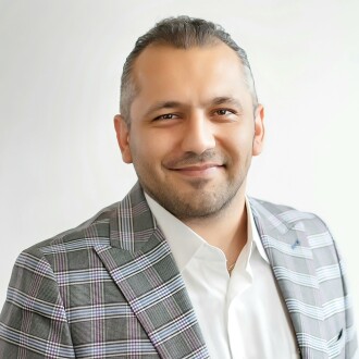 Moe Eshaghbeigi